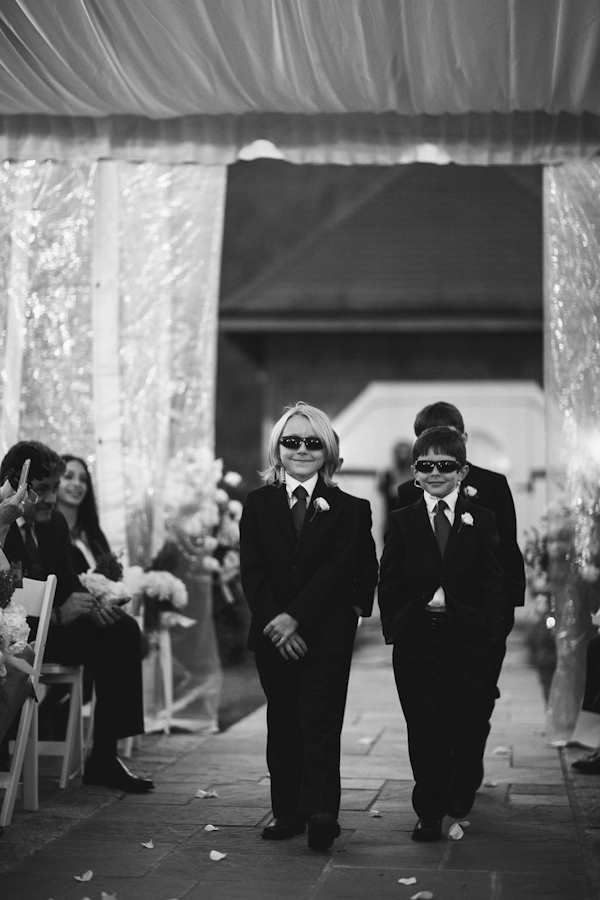 rustic wedding at The Old Edwards Inn, photo by Jonathan Connolly Photography | via junebugweddings.com (16)