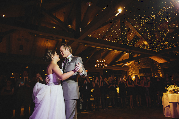 rustic wedding at The Old Edwards Inn, photo by Jonathan Connolly Photography | via junebugweddings.com (4)