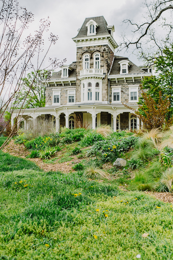 secret garden wedding in Baltimore, photo by L Hewitt Photography | via junebugweddings.com