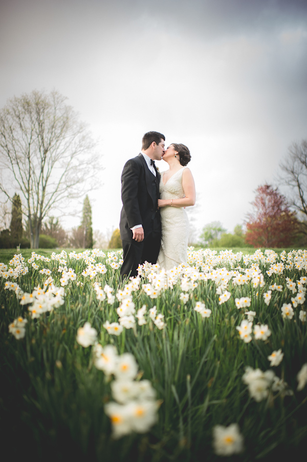 secret garden wedding in Baltimore, photo by L Hewitt Photography | via junebugweddings.com