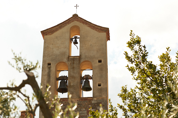 stunning-tuscan-destination-wedding-with-photography-by-jules-bower-1-2