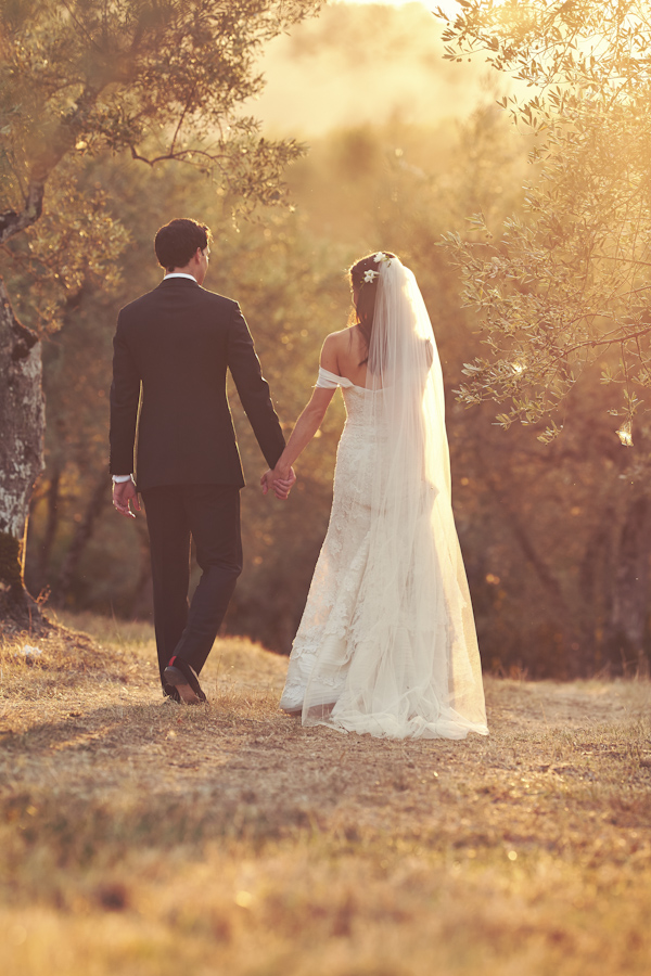 stunning-tuscan-destination-wedding-with-photography-by-jules-bower-26