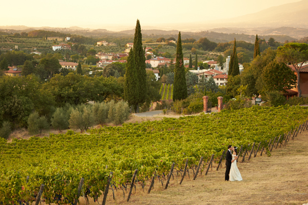 stunning-tuscan-destination-wedding-with-photography-by-jules-bower-32