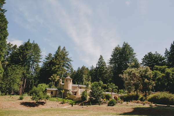 whimsical garden wedding in Boony Doon, California, photo by Sun + Life Photography | via junebugweddings.com (35)