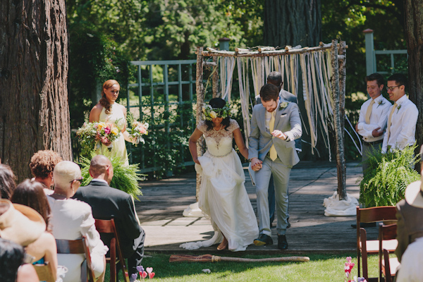 whimsical garden wedding in Boony Doon, California, photo by Sun + Life Photography | via junebugweddings.com (16)