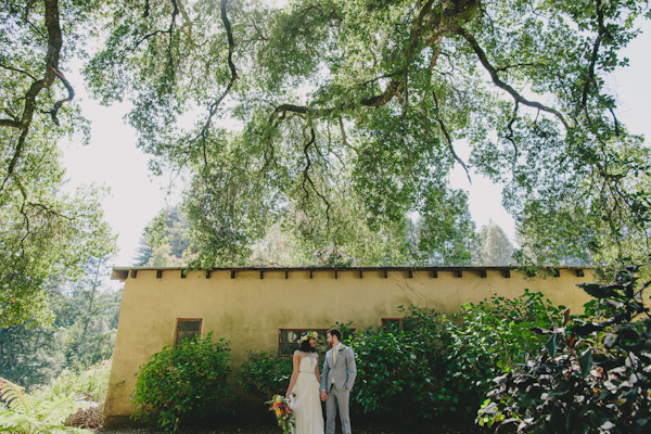 whimsical garden wedding in Boony Doon, California, photo by Sun + Life Photography | via junebugweddings.com (13)