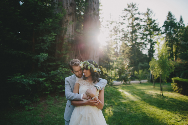 whimsical garden wedding in Boony Doon, California, photo by Sun + Life Photography | via junebugweddings.com (3)