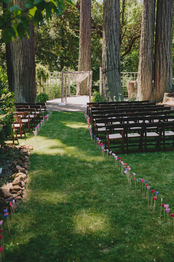 whimsical garden wedding in Boony Doon, California, photo by Sun + Life Photography | via junebugweddings.com (32)