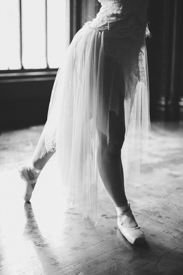 ballet inspired wedding editorial shoot by Paula O'Hara Photography | via junebugweddings.com (10)