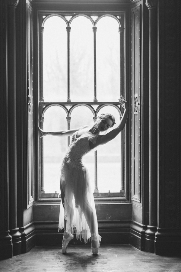 ballet inspired wedding editorial shoot by Paula O'Hara Photography | via junebugweddings.com (9)