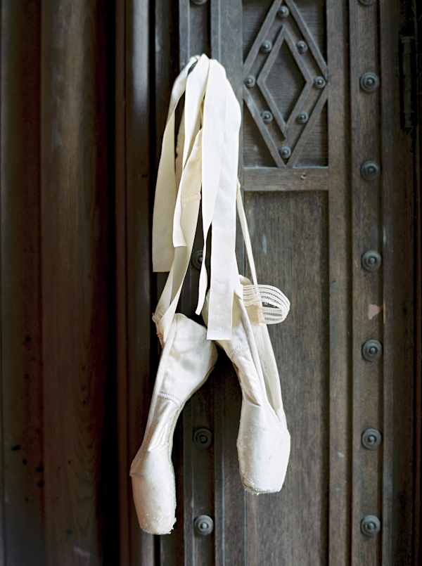 ballet inspired wedding editorial shoot by Paula O'Hara Photography | via junebugweddings.com (15)