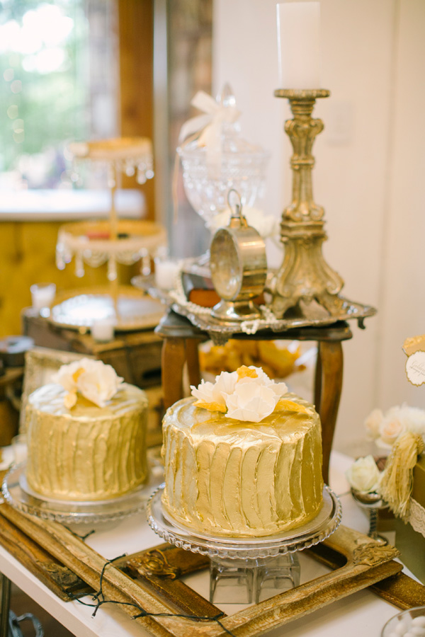 gold wedding cakes 