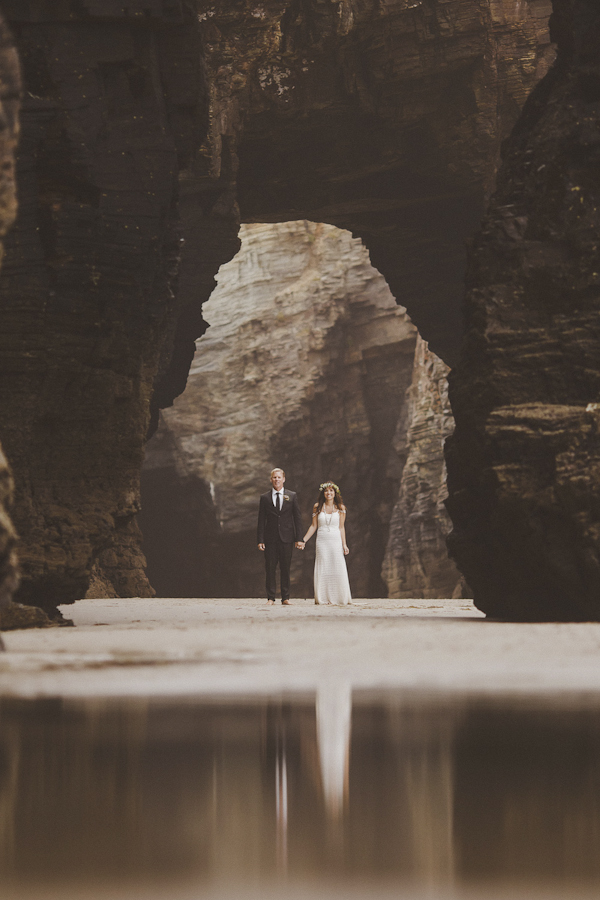 destination-elopement-on-the-Playa-de-las-Catedrales-in-Spain-with-photography-by-Ed-Peers-31