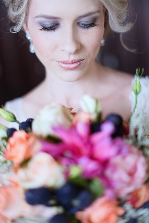 stunning bridal portrait and bouquet