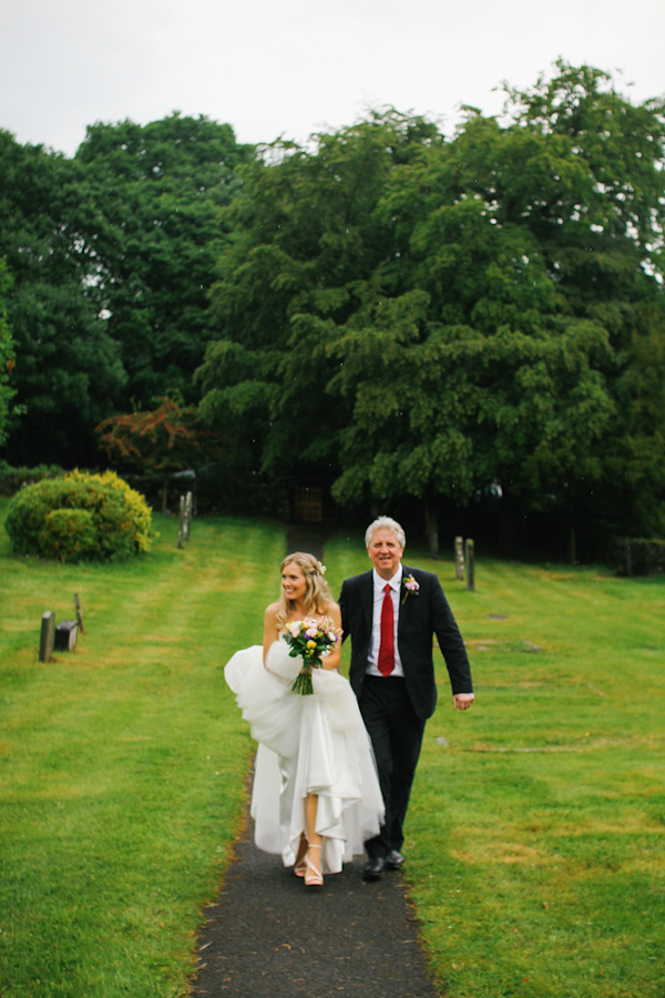 wedding ceremony, photo by Sansom Photography | via junebugweddings.com