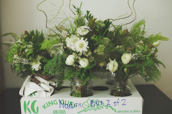 beautiful green and white wedding flowers