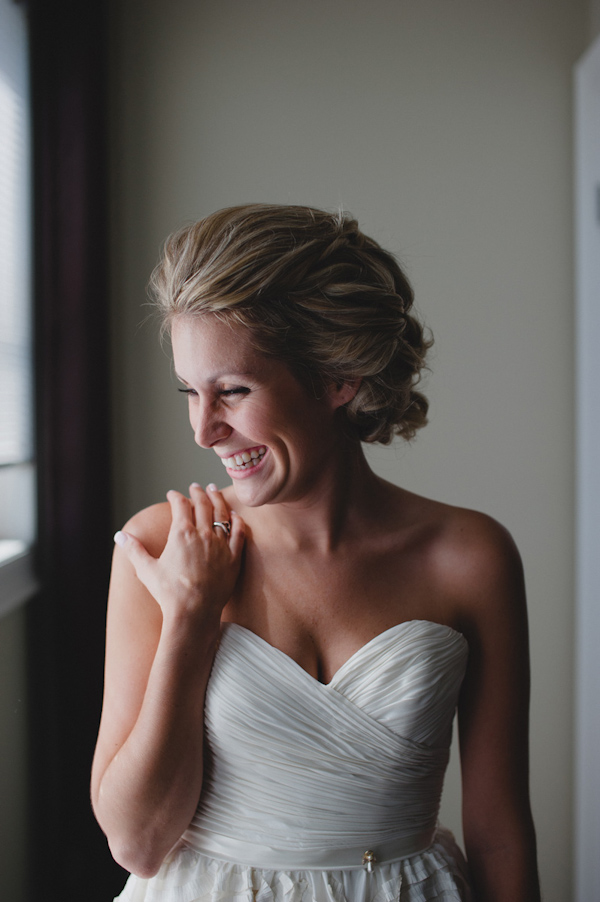 bridal portrait, photo by Aron Goss | via junebugweddings.com