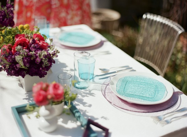 teal and pink table scape