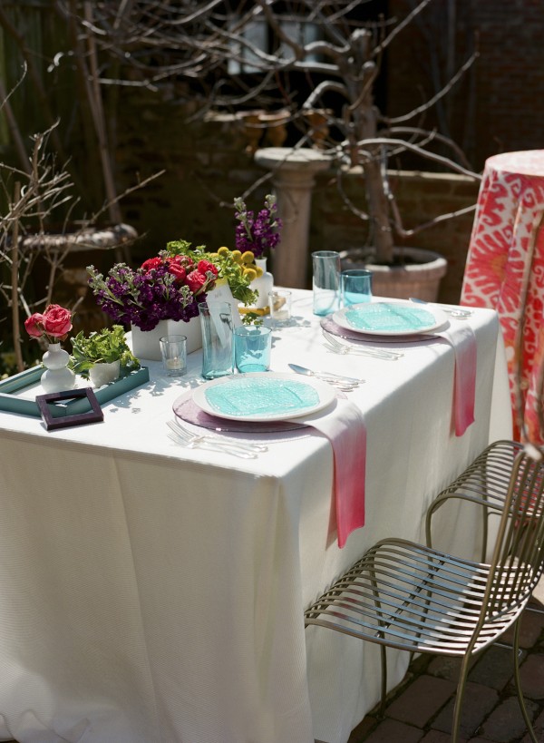 teal and pink table scape