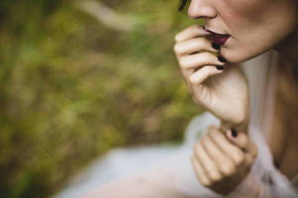 Beautifully-dark-styled-shoot-Kym-Ventola-Photography-Junebug-Weddings-8