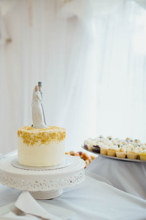 ivory dessert table