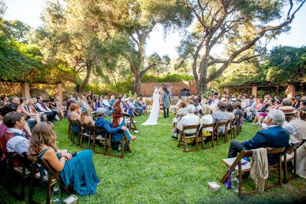 unique circular wedding ceremony arrangement