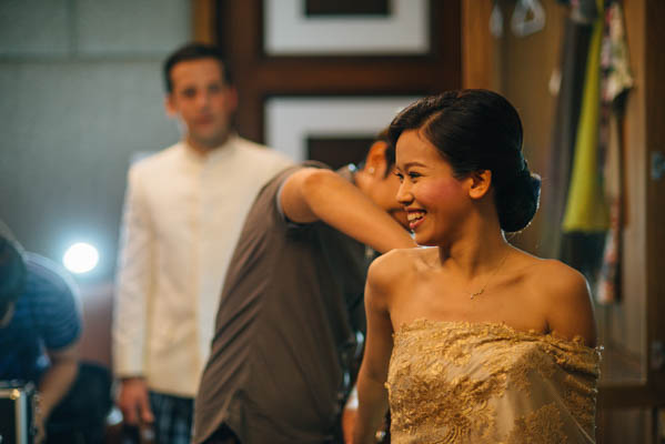 bride in traditional Thai attire