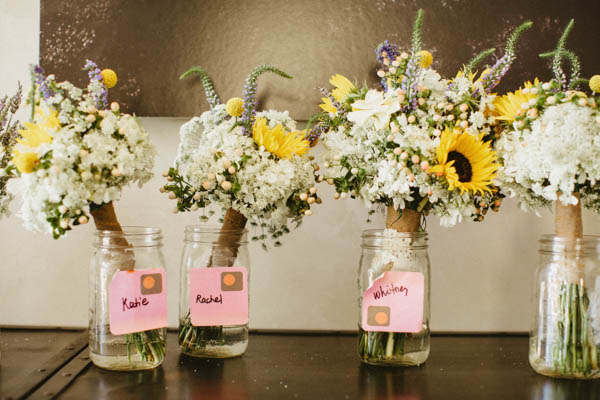 backyard wedding bridesmaids'bouquets