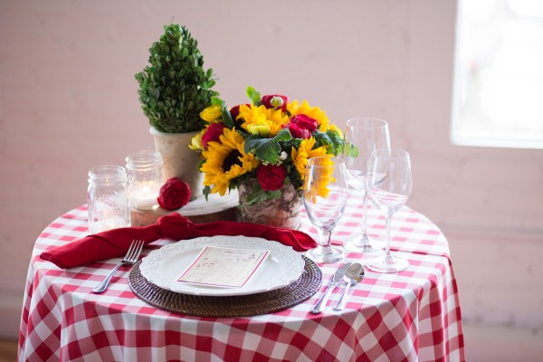 picnic wedding decor