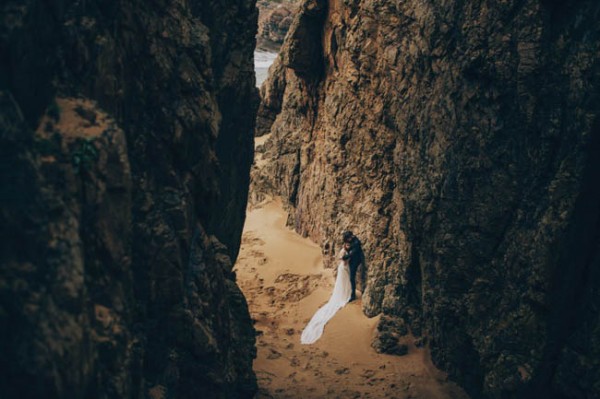 Dramatic-Beach-Wedding-Photos-12