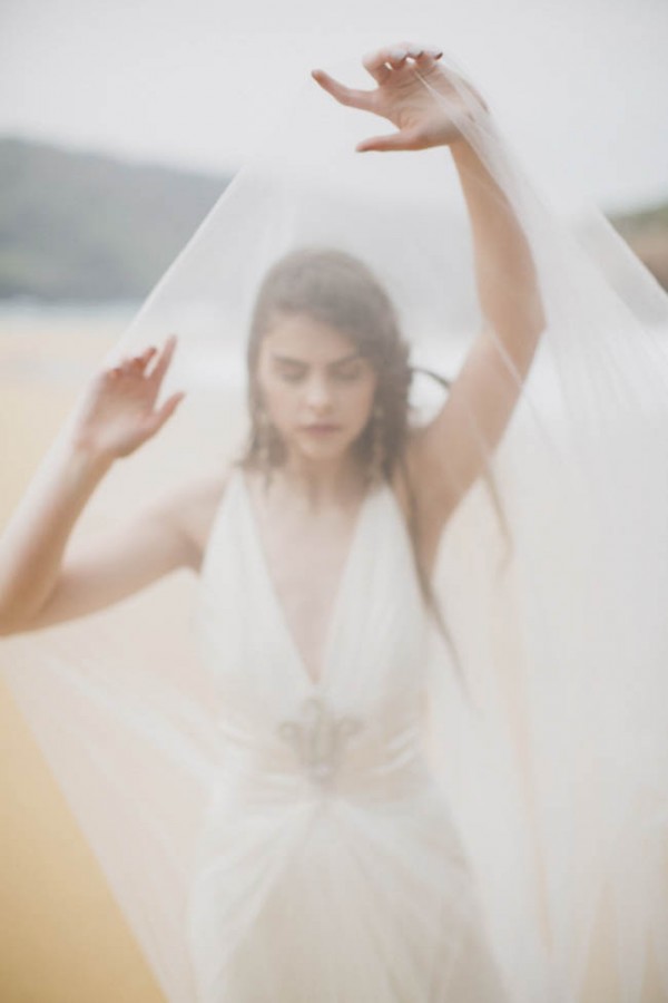 Dramatic-Beach-Wedding-Photos-17