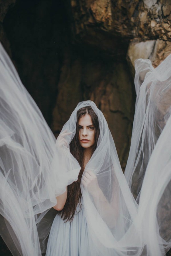 Dramatic-Beach-Wedding-Photos-23