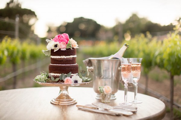 elegant vineyard table setting