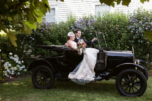 Vintage-Floral-Newell-House-Wedding-Erica-Ann-Photography-16