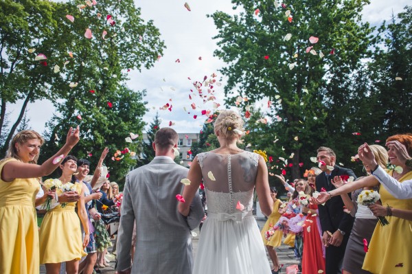 Yellow-Grey-Wedding-Mantas-Photography-13