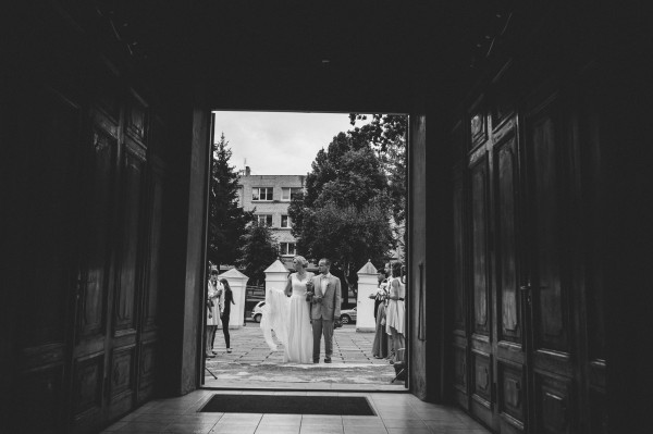 Yellow-Grey-Wedding-Mantas-Photography-8