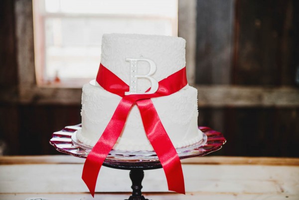 Rustic-Winter-Wedding-with-Red-Accents (16 of 28)