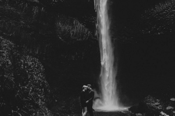Adventurous-Oregon-Engagement-Vista-House-Catalina-Jean-Photography (10 of 28)