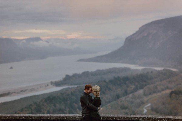 Adventurous-Oregon-Engagement-Vista-House-Catalina-Jean-Photography (18 of 28)