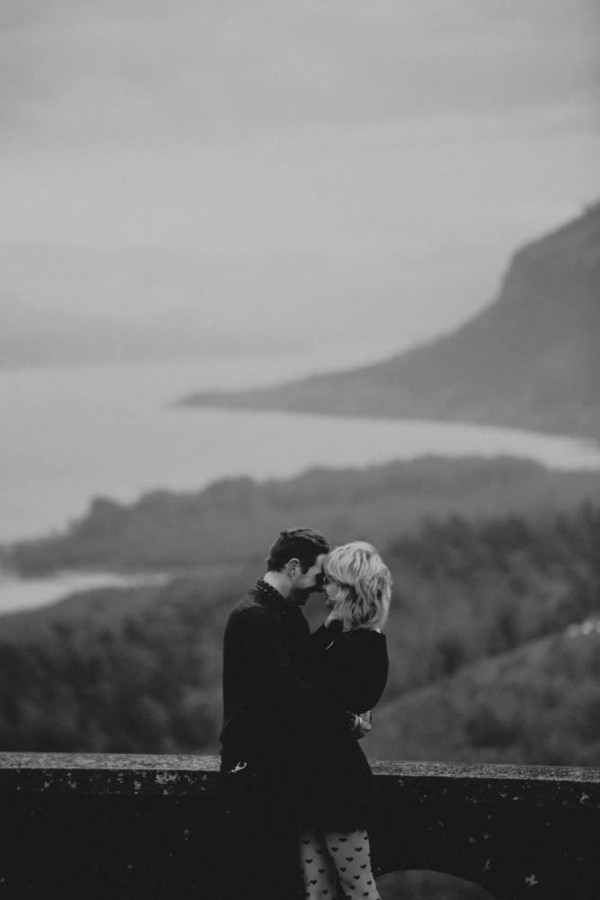 Adventurous-Oregon-Engagement-Vista-House-Catalina-Jean-Photography (19 of 28)