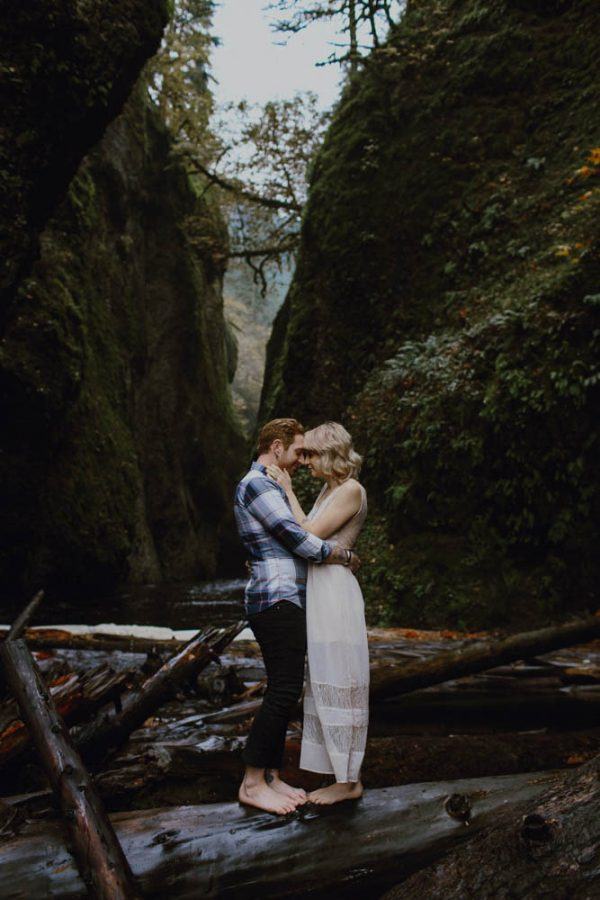 Adventurous-Oregon-Engagement-Vista-House-Catalina-Jean-Photography (6 of 28)