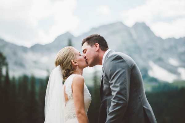 Intimate-Mountain-Wedding-Island-Lake-Lodge-Dallas-Kolotylo (9 of 31)