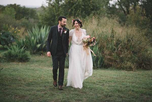 Bohemian Texas Wedding at Sage Hill Inn Above Onion Creek | Junebug ...