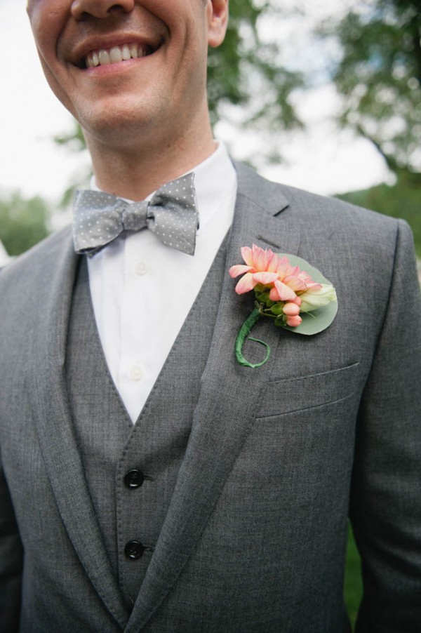 Coral and Gray Wedding at Laurel Creek Manor | Junebug Weddings