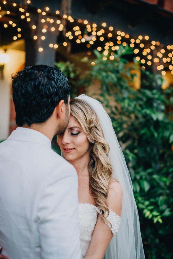 Romantic Puerto Rican Wedding at Hacienda Siesta Alegre | Junebug Weddings