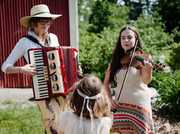 Summer-Solstice-Wedding-at-Scott's-Barn (13 of 24)