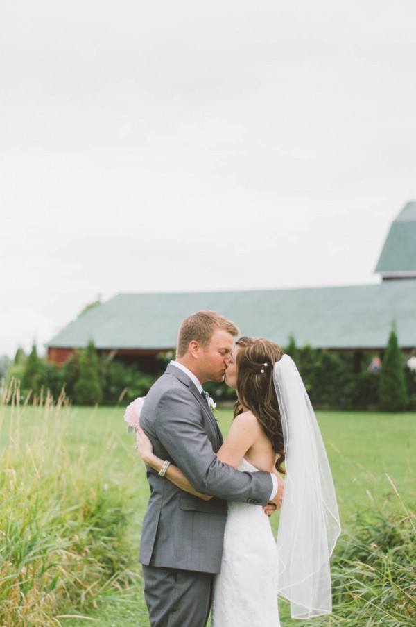 Sweet-Rustic-Wedding-Fields-West-Lake-Nikki-Mills (17 of 32)