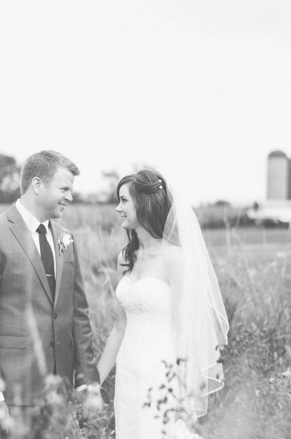 Sweet-Rustic-Wedding-Fields-West-Lake-Nikki-Mills (19 of 32)