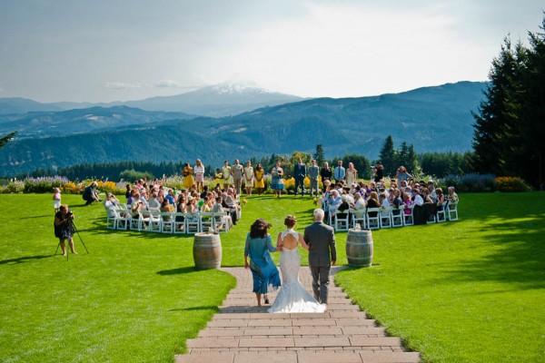 Farm-Inspired-Wedding-Gorge-Crest-Vineyards-MoscaStudio (5 of 25)