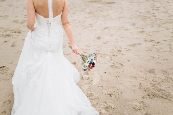 Scottish Beach Wedding At Angels With Bagpipes Junebug Weddings